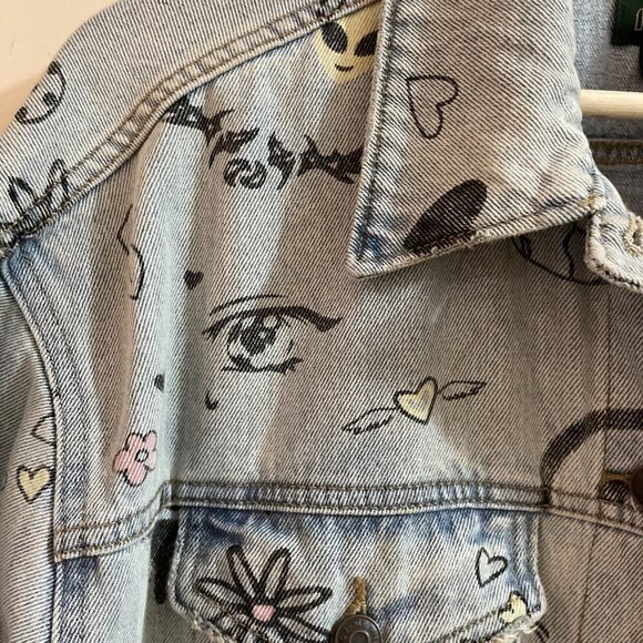 Wild Fable Graffiti Jean Jacket Women's L Denim Alien Smiley Face Flower Grunge - Picture 4 of 13